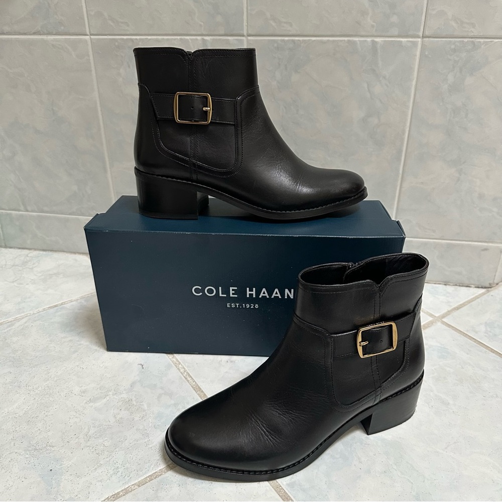 Cole Haan Thayer Women's Block Heel Chelsea Buckle Black Leather Boots Sz 6.5